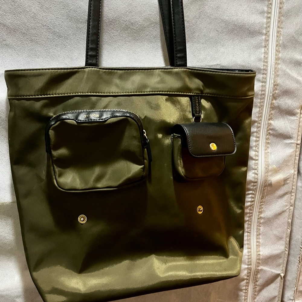 Dream Control olive green tote bag with front pockets